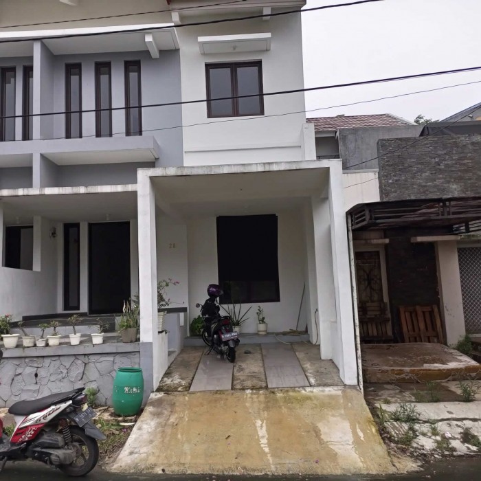 Rumah Disewakan di Taman Simpruk Lippo Cikarang